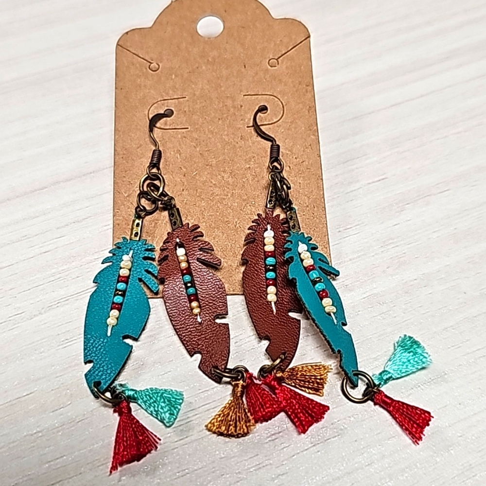 Leather handmade feather boho earrings NWT